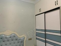 广汉西城广场雒城街道第四小学校川师学府城小套二，精装家具家电拎包入住。随时可以看房出租房源真实图片