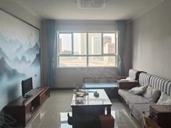 喀什喀什市喀什城区汇城新时代7楼。128平米，三室两厅一卫，家具家电齐全，领包出租房源真实图片
