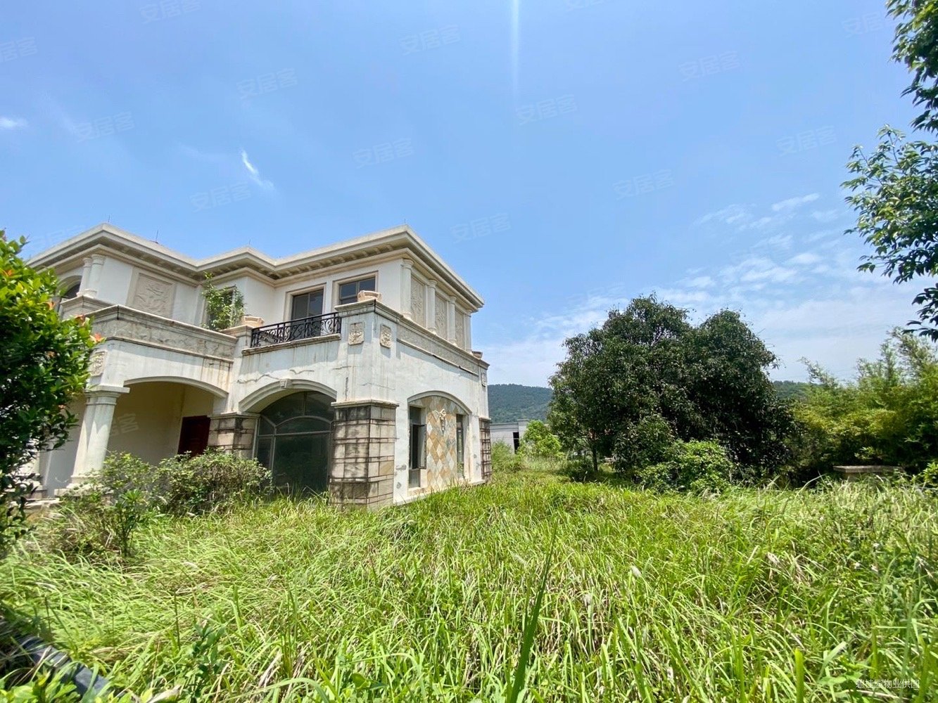 碧桂园湖光山色(凤飞云),花园一亩地,二层,环境优美!