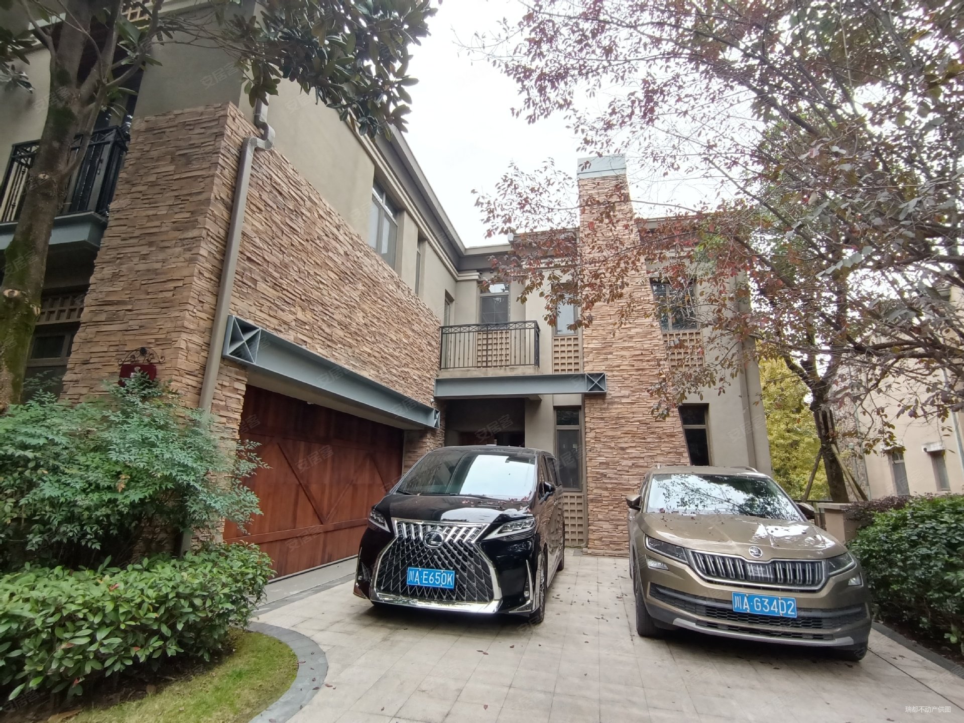 麓山国际黑钻山庄