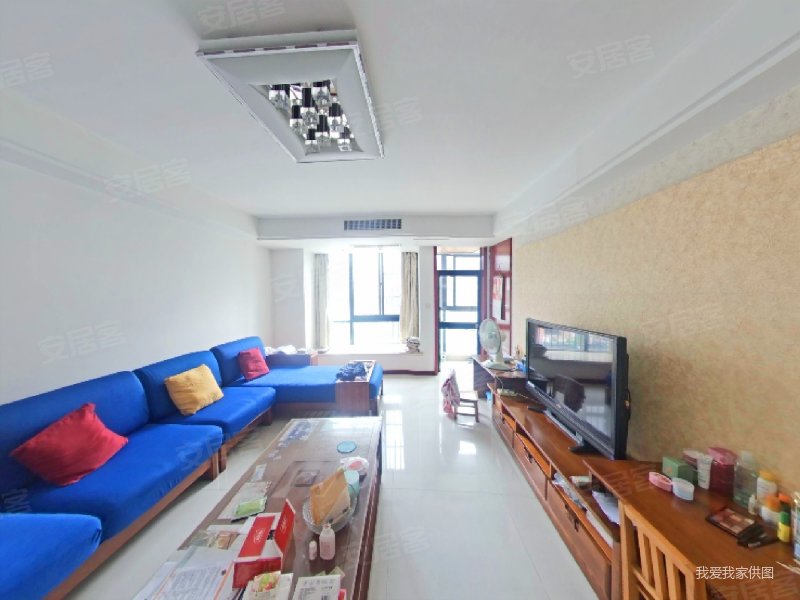 新世界花园4室2厅2卫212.2㎡南北1130万