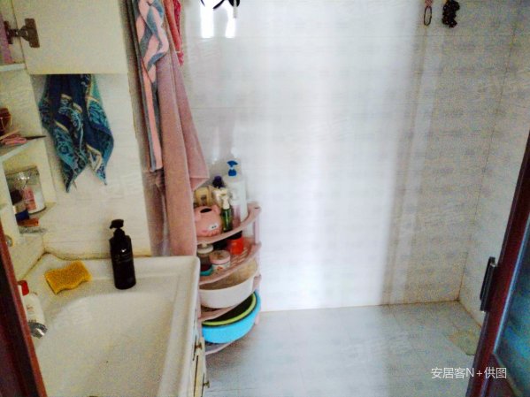 黄金屋住宅楼2室2厅1卫82.96㎡西北120万