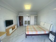 海口秀英西海岸华府蓝湾大开间！拎包入住封阳台！有独立厨房！燃气灶！远大对面出租房源真实图片