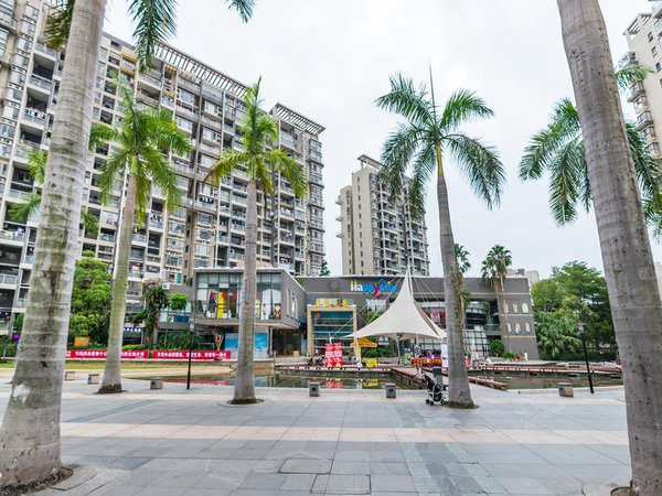 深圳宝安坪洲碧海富通城一期厅出阳台大三房,业主直降500,豪华装修