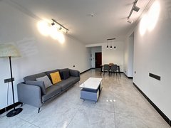 桂林秀峰十字街万象城旁万象府华润中央公园精装修电梯3房家电家具齐全拎包入住出租房源真实图片