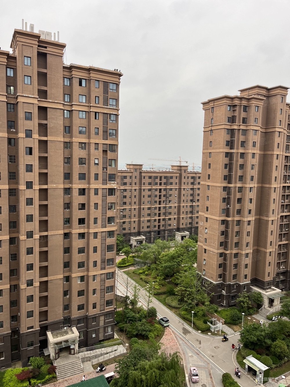 西城嘉园3室2厅2卫132㎡南105万