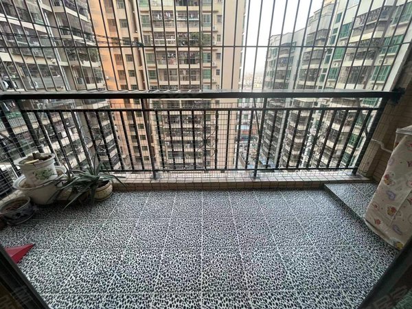 深圳宝安沙井田园居田园居精装三房全齐诚心出租,租金美丽,紧邻冠群