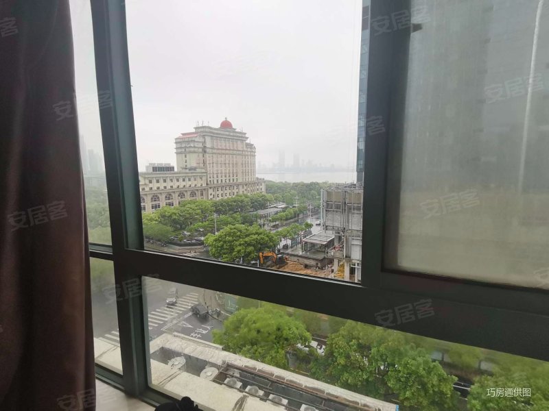 交通便利 正南朝向,滨江豪园二手房,230万,3室2厅,2卫,149平米-南昌