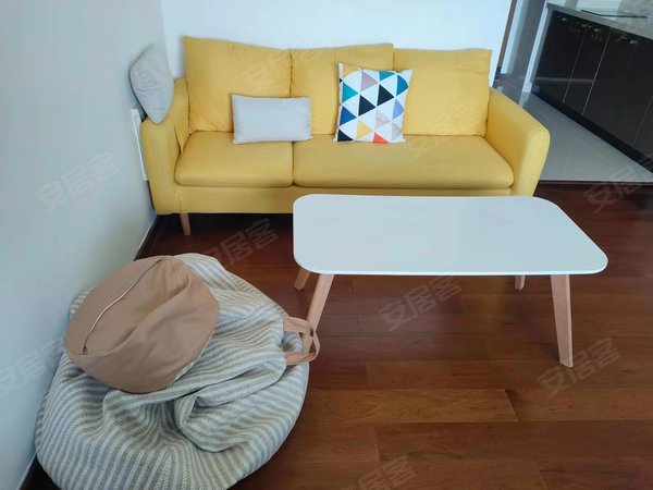 广州花都新区保利翡翠山保利翡翠山 1室1厅1卫 精装修 电梯公寓 42平