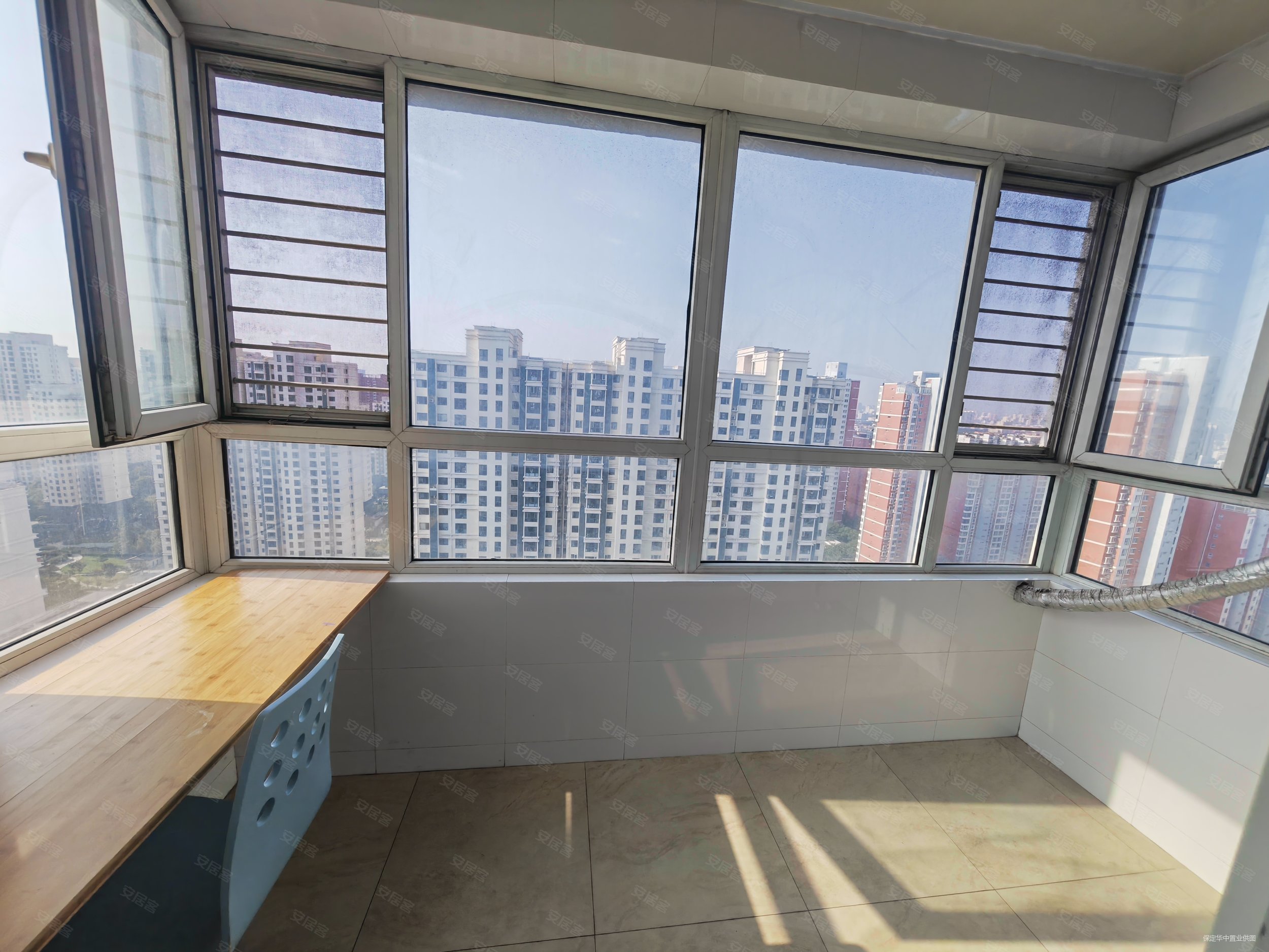 秀兰尚城2室2厅1卫91.58㎡南78万