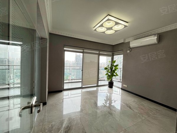 重庆江北观音桥红鼎国际名苑观音桥好吃街楼上精装办公美容两房出租