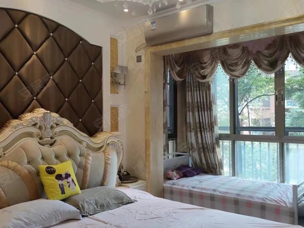 内江隆昌北关西湖国际西湖国际豪装三室双卫!出租房源真实图片