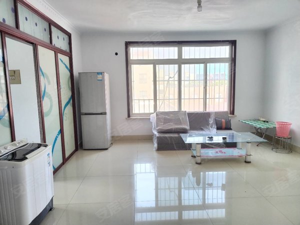 山水名苑三楼带车库家具家电齐全靠近火车站人民医院