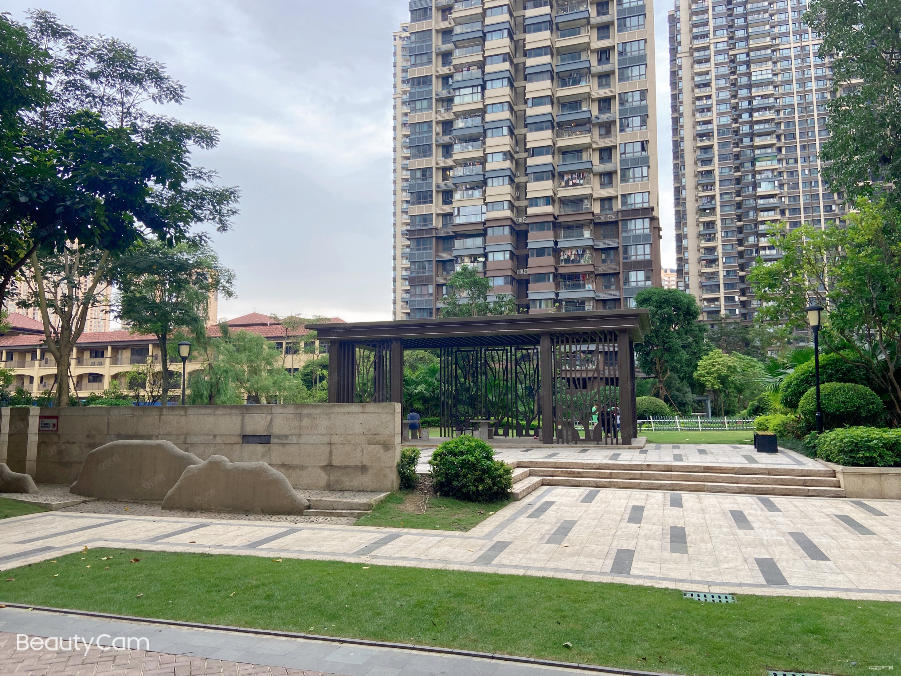 资金存管交易安全荣和千千树小区中心高层毛坯4房格局好