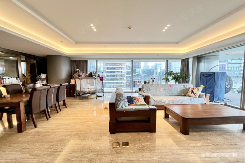 60平大阳台的深圳湾一号诚出300平大平层