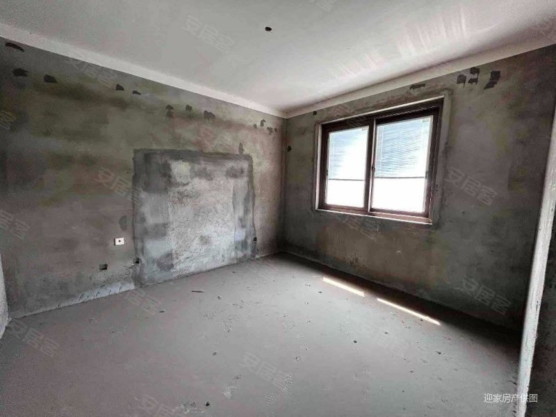 英伦尚郡双卫带电梯低密宜居次新房交通便捷南北通透