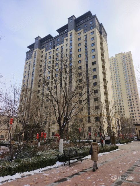 中海铂悦府3室2厅2卫127.55㎡南北142万