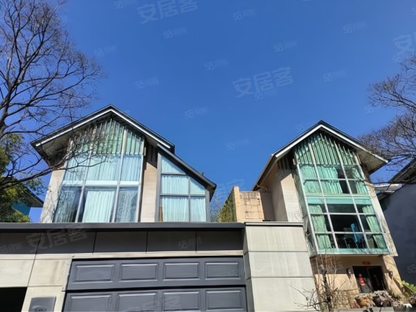 昆明西山滇池度假区滇池高尔夫(别墅)滇高独栋别墅 花园200平 带家具