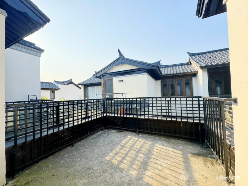 尹山湖 凤栖梧桐别墅 联排 唐氏风格 享桃花源环境