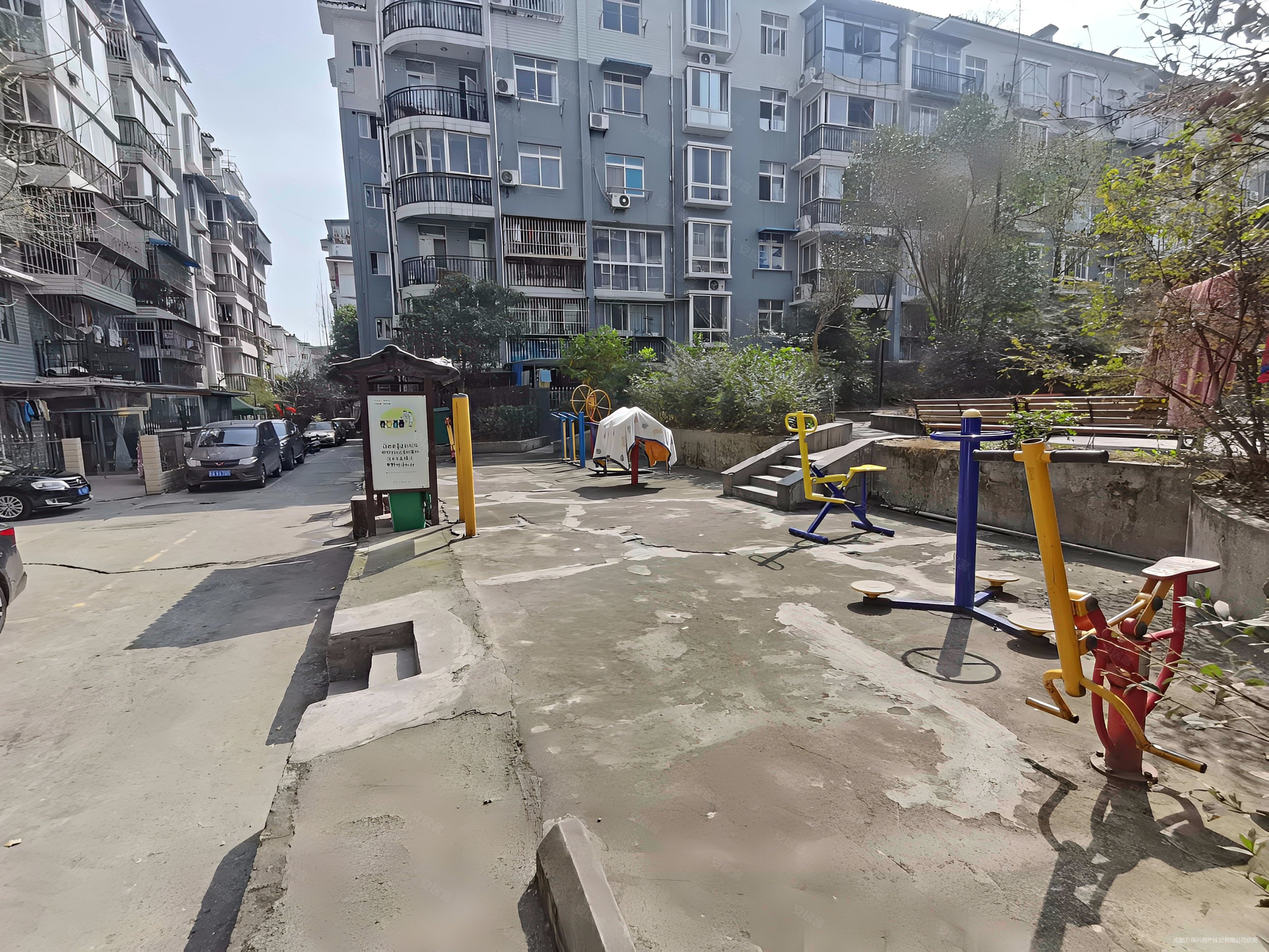 了,本周新上好房 捡相因的来了通透性又巴适,鸿盛花园二手房,25万,2室