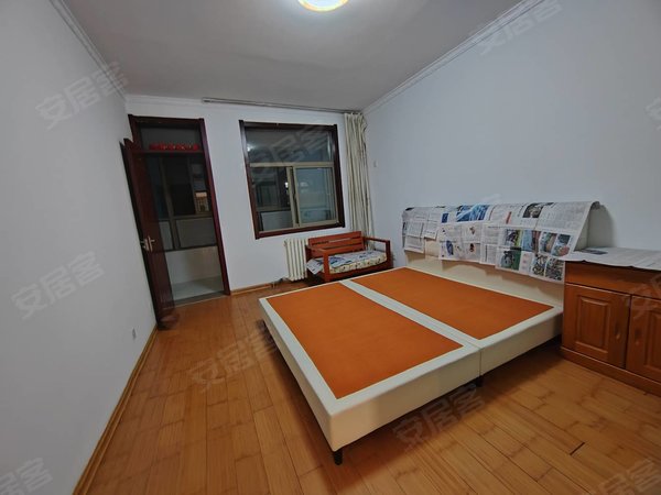 新泰泰安二中第一宿舍二中院内 !