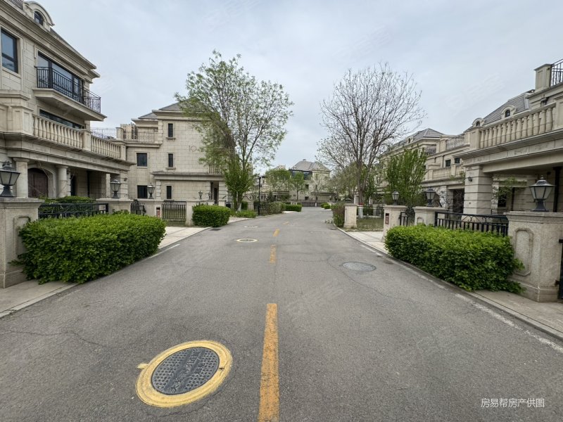 大运河孔雀城轩园七期(别墅)4室2厅4卫223㎡南北180万