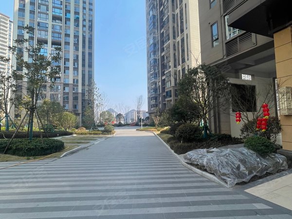 贵阳花溪花溪公园碧桂园印象花溪碧桂园精装两房带地暖包物业出租出租