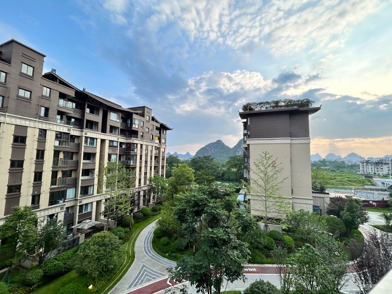 七星区漓江壹号!高层!边户!4房!血亏20万!,兴进漓江壹号龙腾阁二手房,