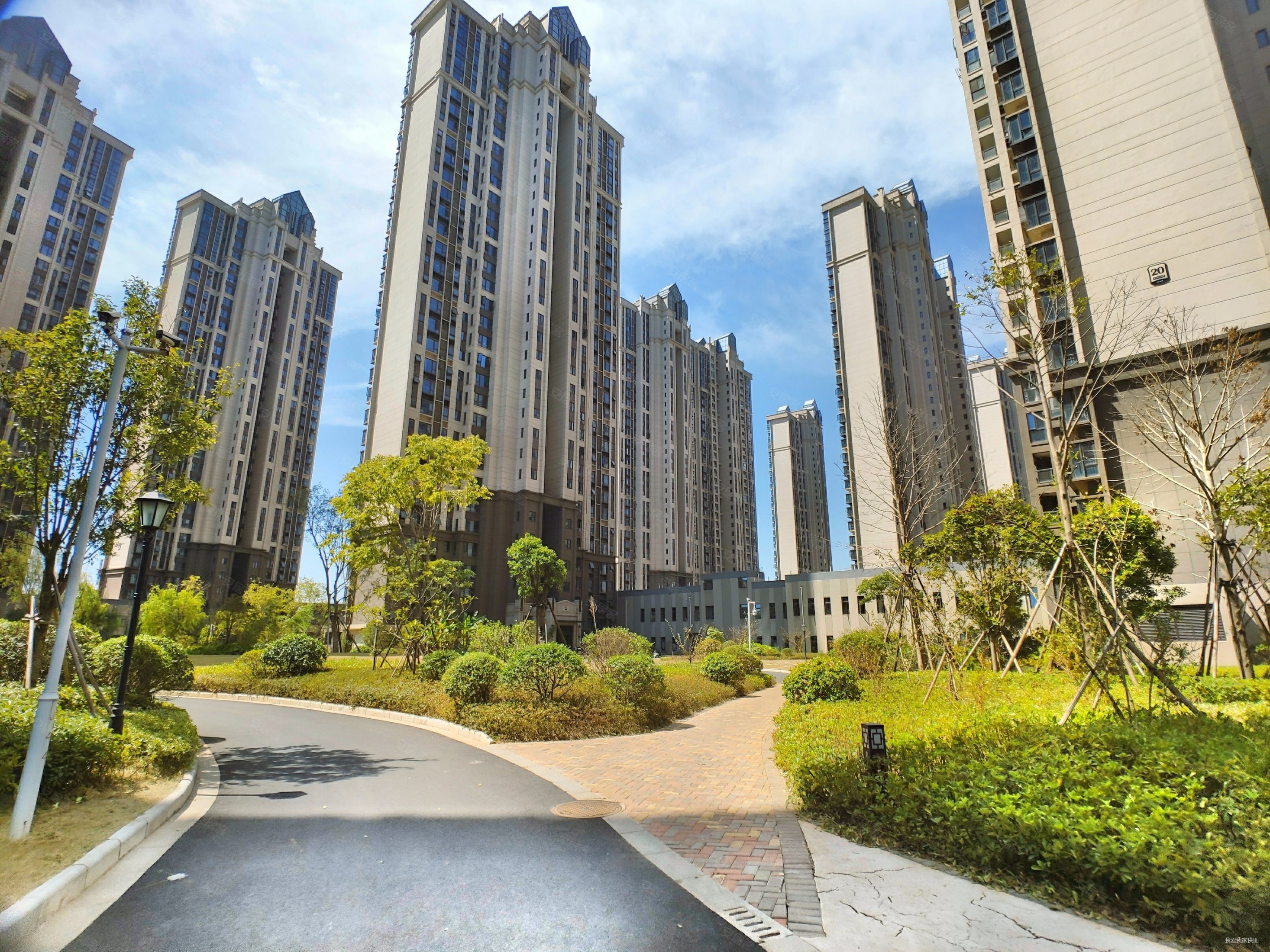 万达滨江华府n3区3室2厅2卫138.24㎡南北153万