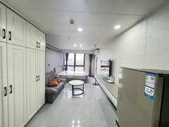 观山湖区德福中心 阳光启航中心精装单身公寓 拎包入住 包物业