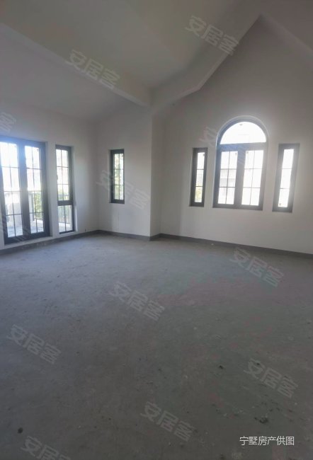 老山脚下山河水花园独栋别墅430平690万花园占地500多