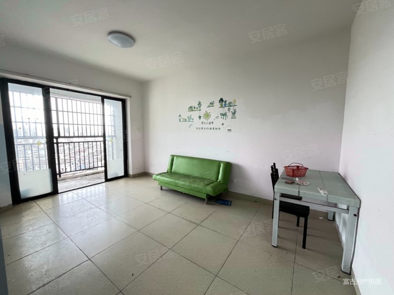 盛贤景都 精装可拎包入住105万 商品住宅 房龄新 有电梯