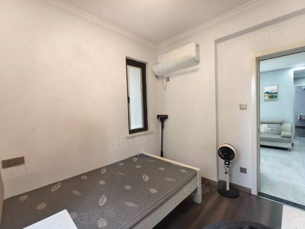 海宁长安镇农发区鸿翔东方郡豪华装修 3室2厅1卫 拎包入住出租房源真实图片