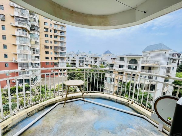 南宁青秀凤岭北塞纳维拉花园东盟商务区,凤岭地铁口,塞纳维拉花园