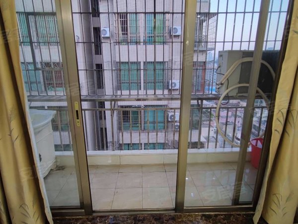 深圳龙华大浪福轩新村福轩新村临街独栋原始大三房,温馨宜家,视野开阔