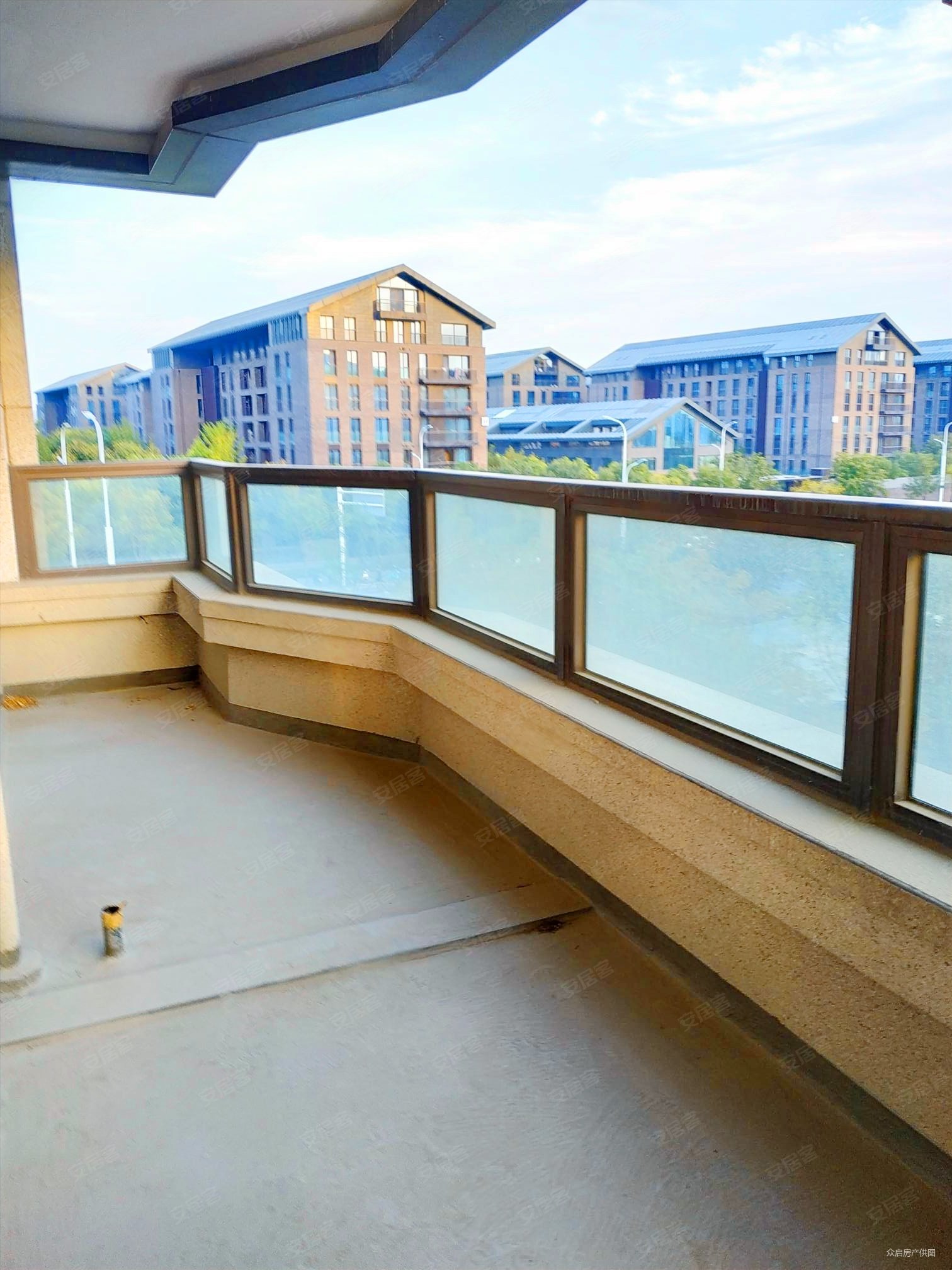 郑州房产网>郑州二手房>郑东新区二手房>北龙湖二手房>正弘瓴筑>