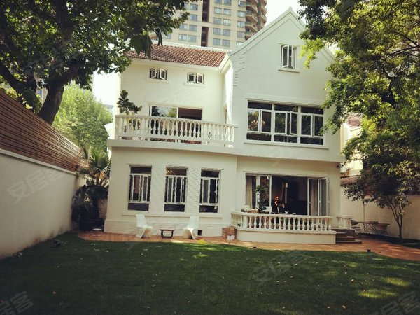 私密性强. 超大花园400平.华山路独栋花园老洋房出租房源真实图片