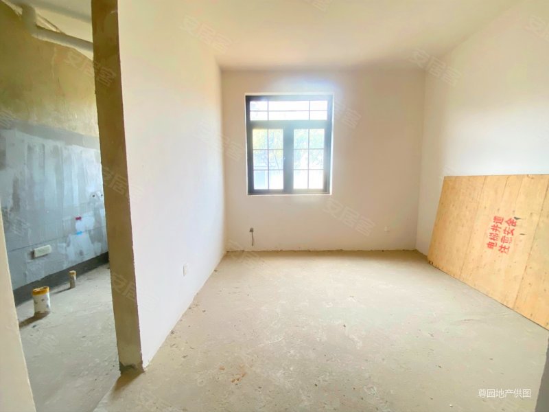 公园1903 九夏云水 联排别墅 阁楼已经搭建好带80平花园