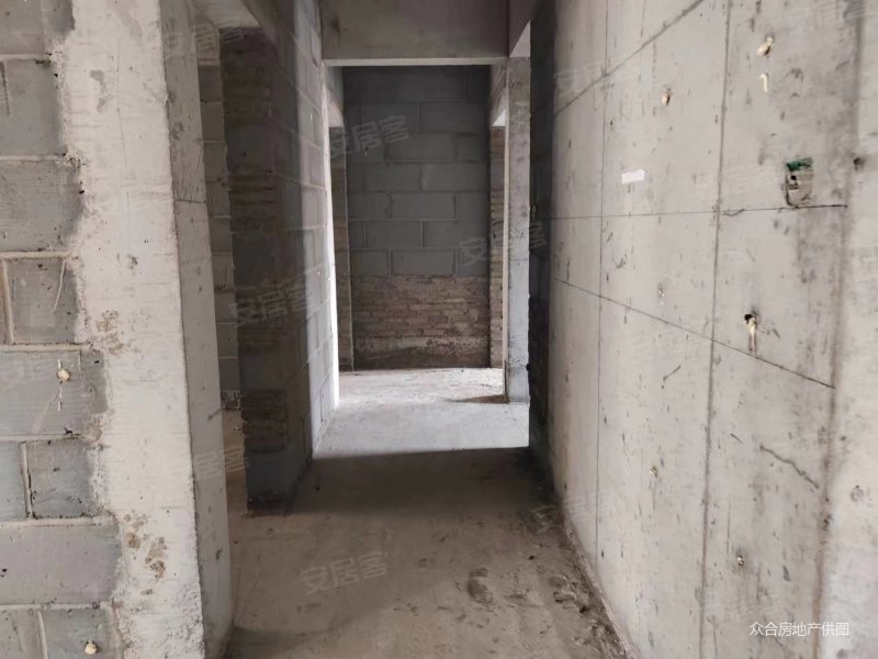 千禧御苑180平大平层赠车位储藏室149万