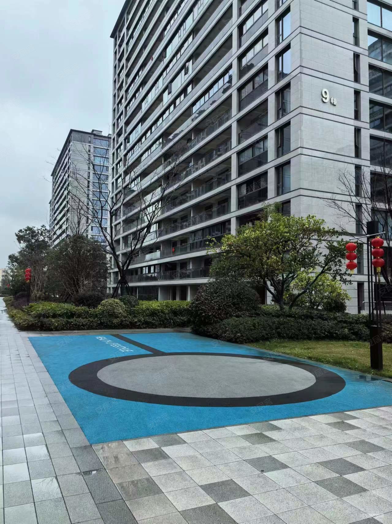 急卖 钱江彩虹府 落地窗 全湖景精装边套四房两卫