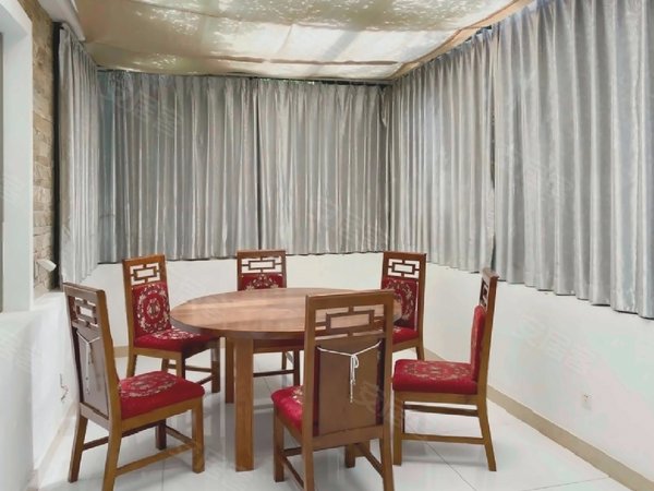 西山独栋京香花园 大双拼面积900平门口6个车位可两套一起租