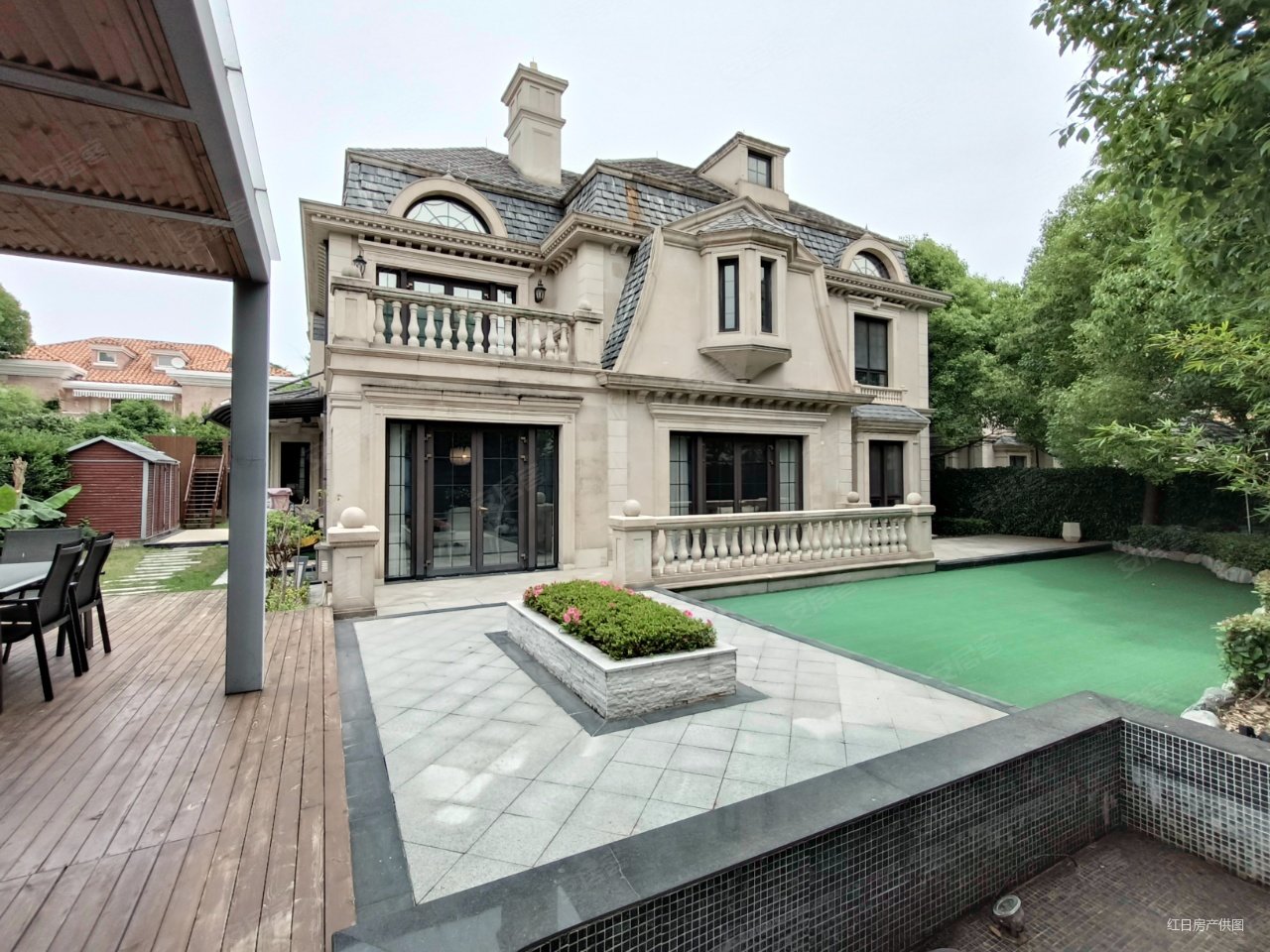 青浦徐泾高品质独栋别墅圣堡别墅千平大花园豪华装修交通方便