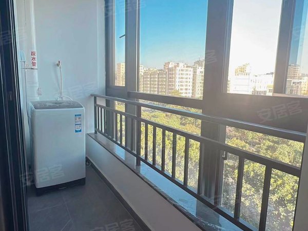 深圳南山华侨城锦绣公寓(南山)近南山华侨城地铁站  民水民电 押一付