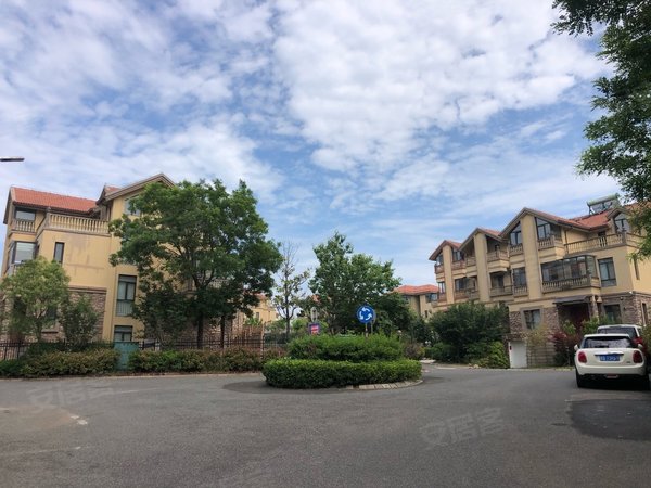 青岛即墨蓝色硅谷鳌山名苑鳌山名苑精装好房1300元月 家具家电齐全
