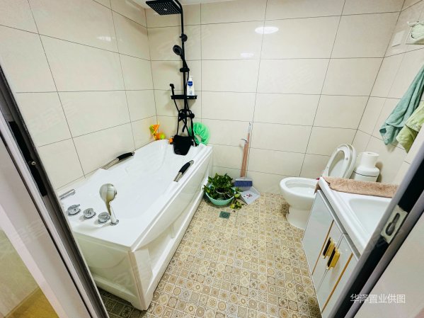 业主包税 来电可谈价格 民用水电 楼下地铁,九鼎国际公寓二手房,24万