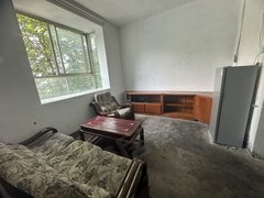 宜宾翠屏下江北停车免费 无物业 标准一室一厅出租 黄桷坪家园菜市旁金凤凰出租房源真实图片