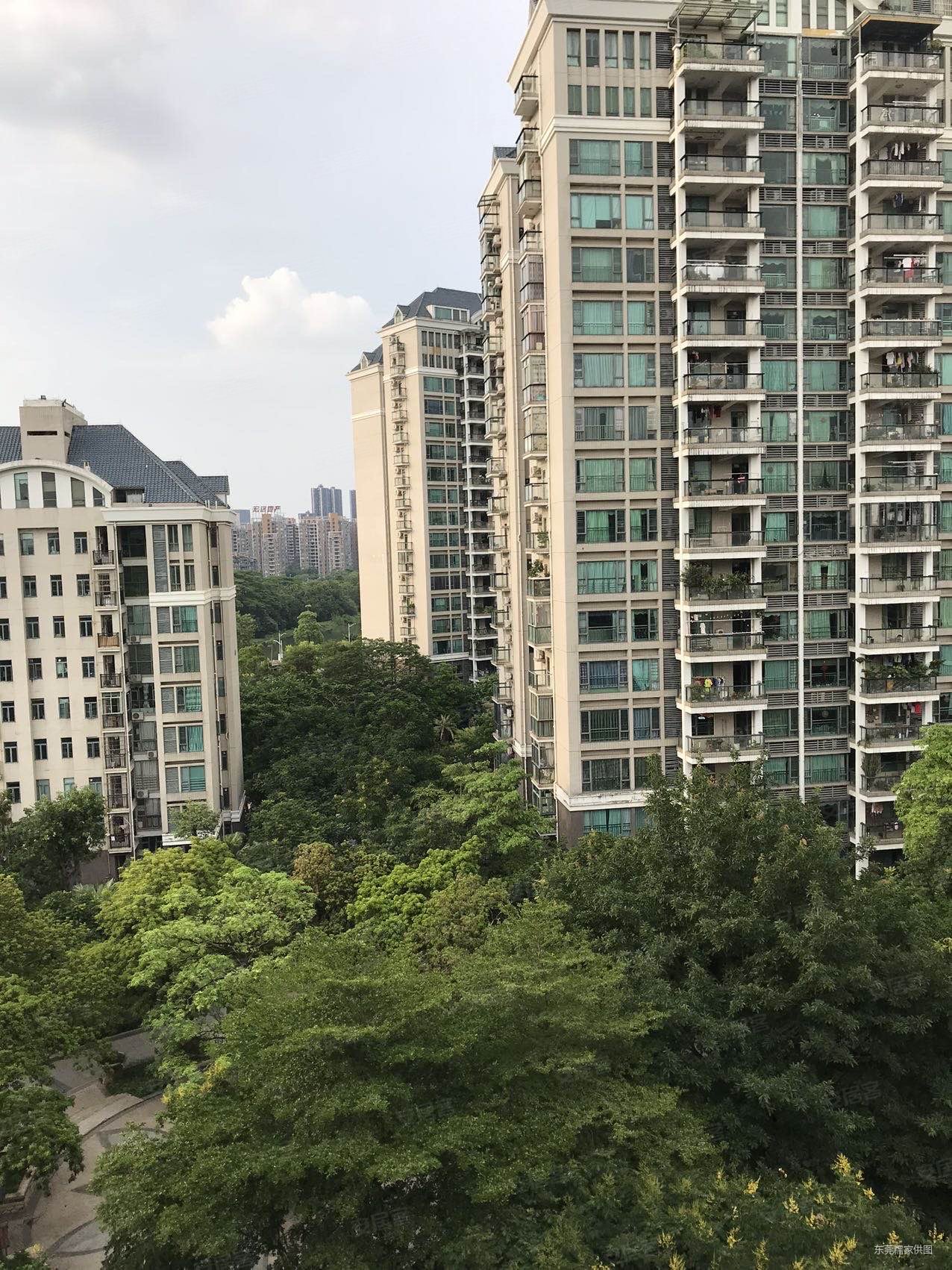 景湖湾畔二期沿河路3室2厅2卫11713平方米