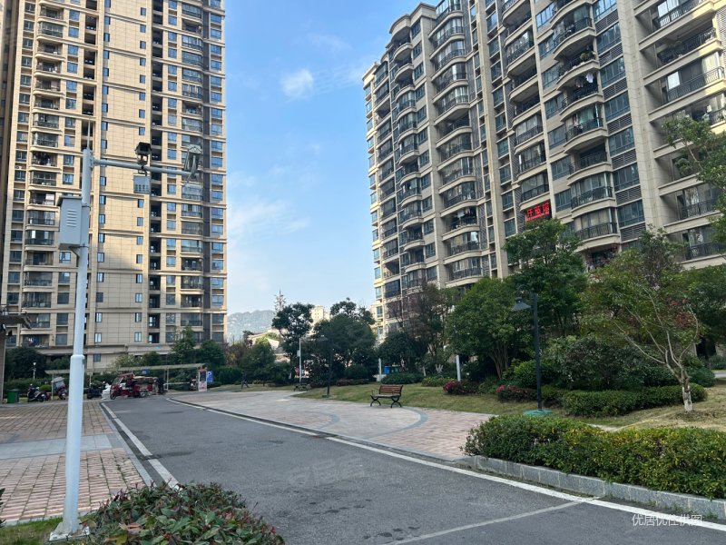 碧桂园精装三房产权满二看房方便