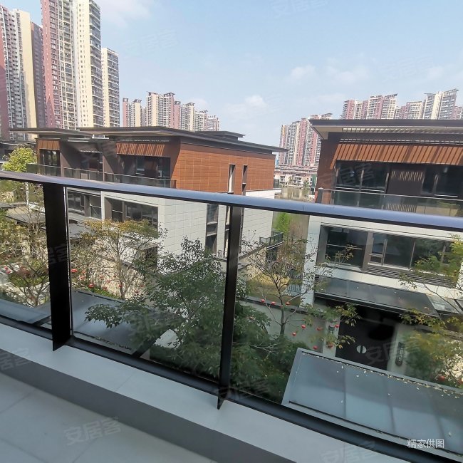 三面花园,星河丹堤品质别墅,价格可谈,有钥匙