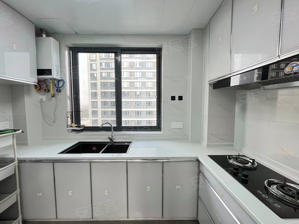 海宁斜桥镇斜桥鸿翔金桂里庆云街上 近地铁口 金桂里精装三房两卫 停车方便 配套齐全出租房源真实图片